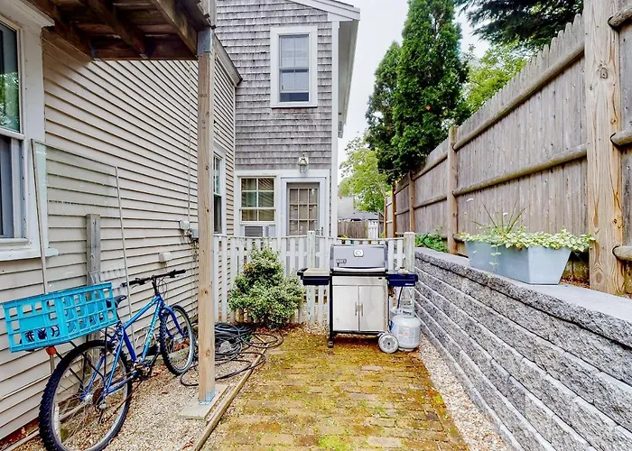 Historic Jewel Apartment Provincetown