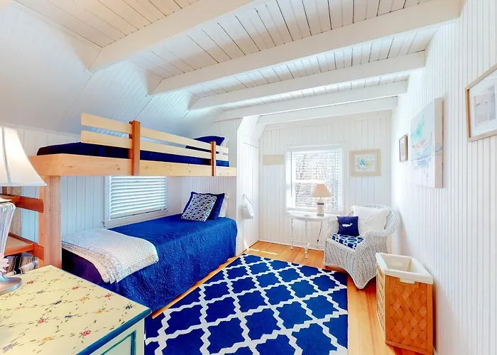 Mimis Beach House Bourne