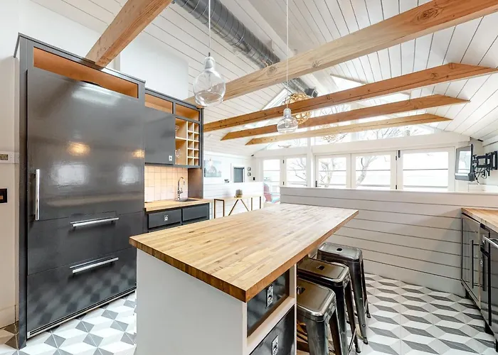 Oceanfront P-Town House Villa Provincetown
