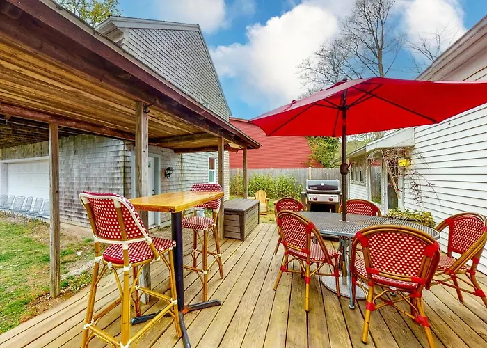 Falmouth Village Guest House