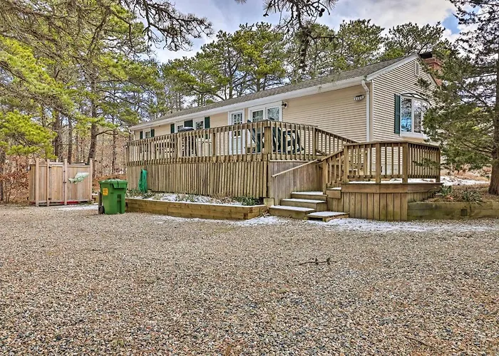 Cozy Cape Cod Home Walk To Eastham Beaches!