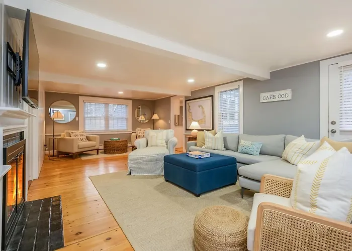 75 Pinewood Road Hyannis Cape Cod - - Tide The Knot Villa