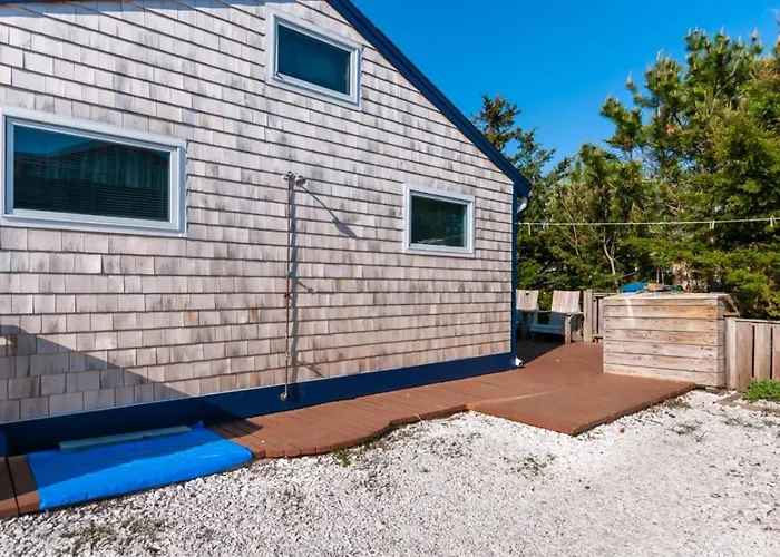 174 #8 North Shore Boulevard East Sandwich - - Quarterboard #8