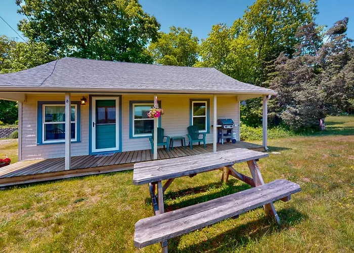 Cataumet Cottage Bourne