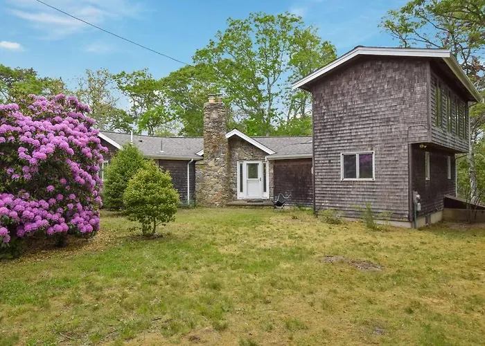 Private Contemporary Home Close To Beaches Eastham