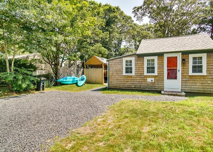 Hot Tub & Fire Pit: Dog-Friendly House In Yarmouth Villa
