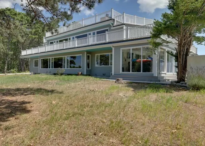 Cape Cod Home W/Ocean View, Roof Top, Pool & Hot Tub Wellfleet