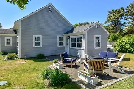 Walk 100 Yards To Windmill Beach! Villa Yarmouth