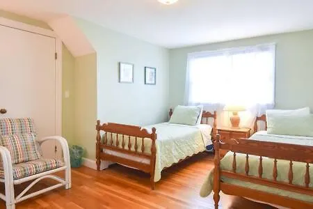 Less Than 2 Mi To Nauset Beach Restaurants & More Villa Orleans