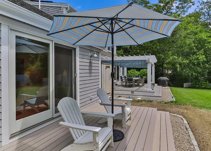 3 Bicycles Provided! Cape Cod Cottage W/ Deck Orleans