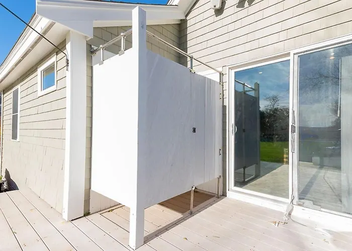 Relaxing Home With Dock Dog Welcome Eastham