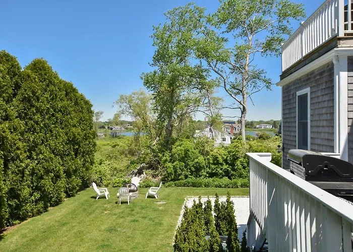 Steps To Oyster Pond Private Dock! Villa Chatham