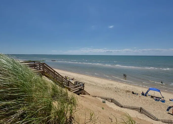 Newly Renovated Cottage On Town Cove Eastham