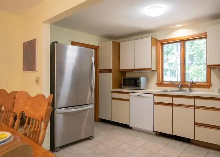 4 Mins To Wellfleet Village Screened Sunroom