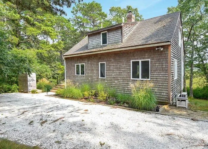 Eclectic Wellfleet Style Home Near Lt Island