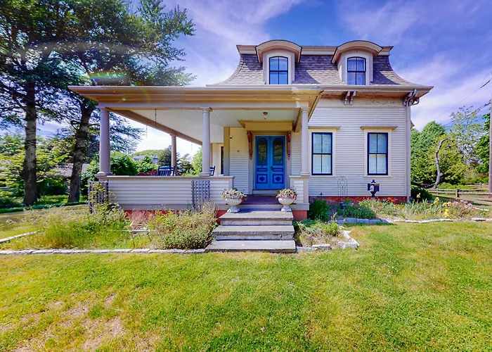 Old Mansard Villa West Dennis