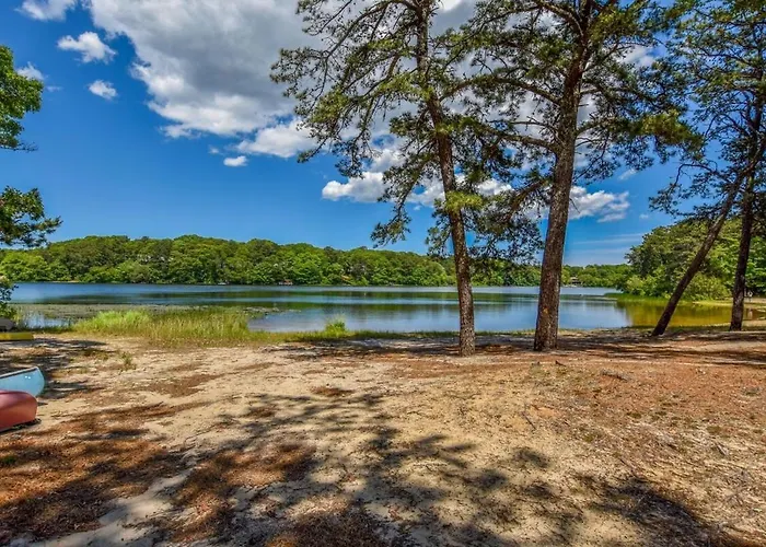 Beautiful Home Easy Access To Beaches Brewster