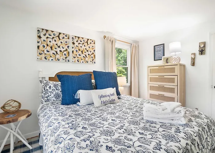 Newly Updated Home Close To Beaches Eastham