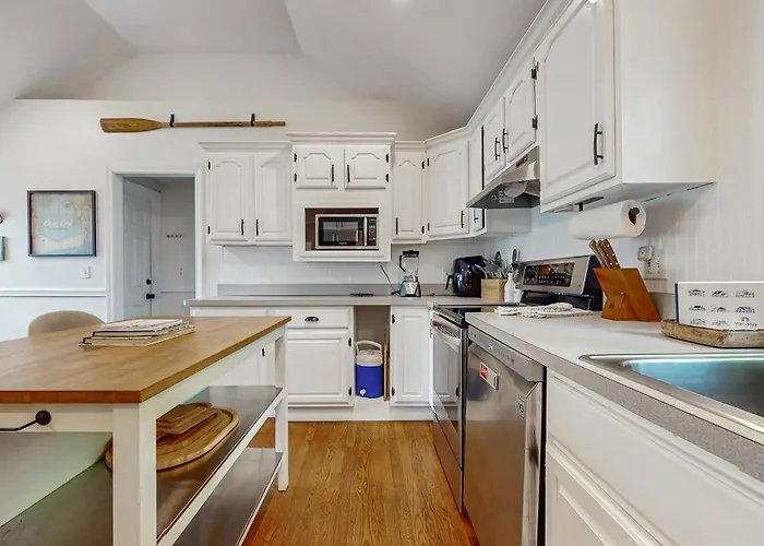 Strawberry Hill Haven Villa Hyannis