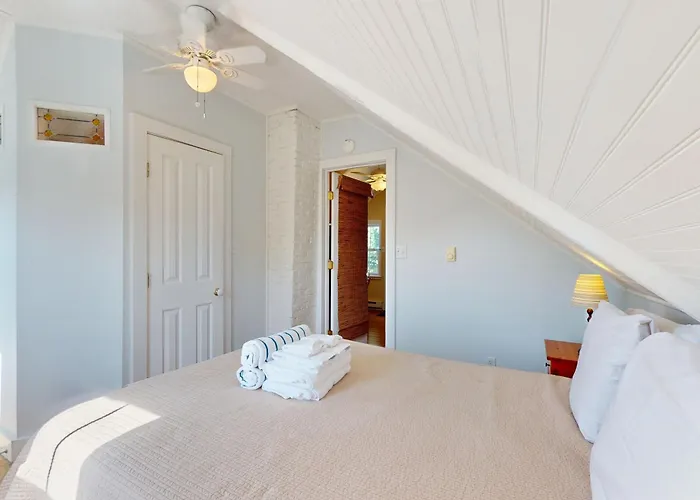 Historic Jewel Apartment Provincetown