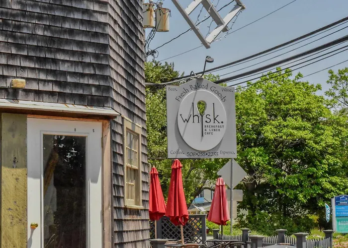 Mins To Nauset Beach & Walkable To Town Orleans
