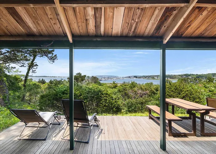 Stunning Water Views Sleeps 14 Villa Wellfleet