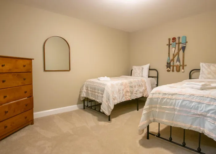 Peaceful Retreat Plus Dog Friendly Wellfleet