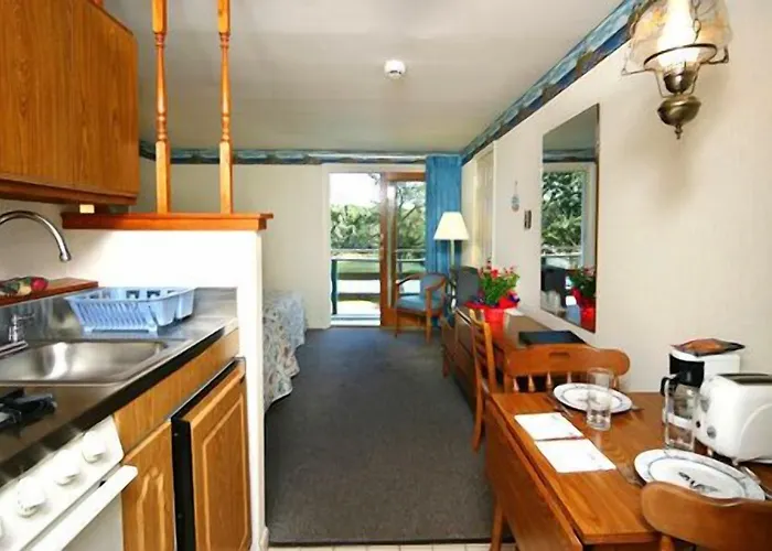 Green Harbor Waterfront Lodging East Falmouth