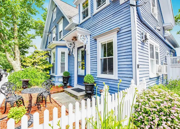 Gas Fireplace Front Patio & Parking Spot Provincetown