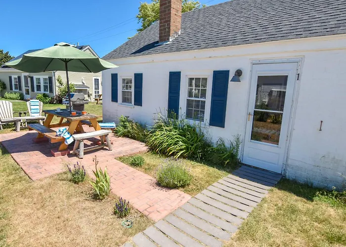 Across From Mayo Beach Walk To Downtown Wellfleet