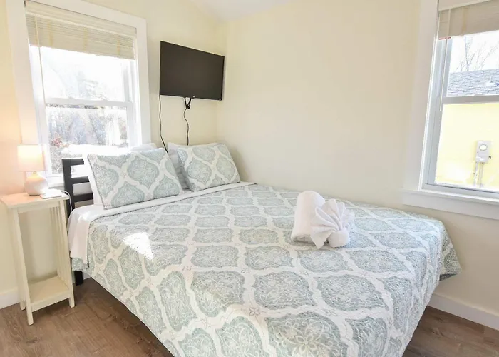 4 Min Drive To Bayside Beaches Eastham