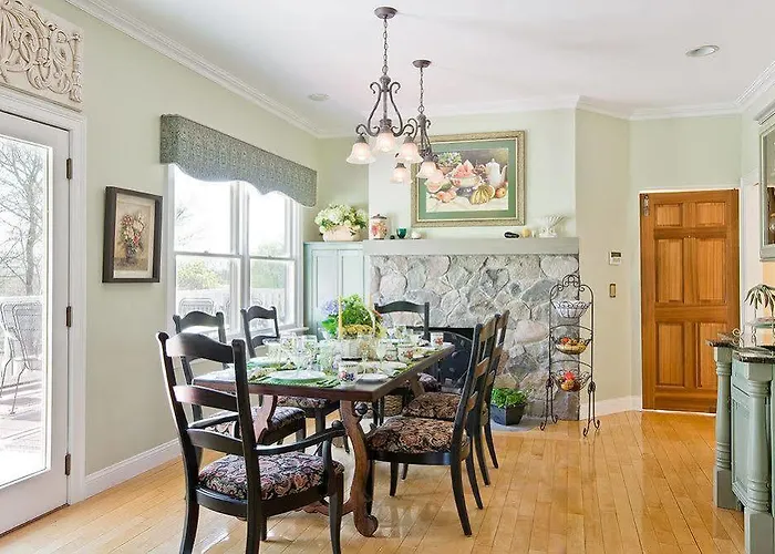 Annabelle Bed & Breakfast Sandwich