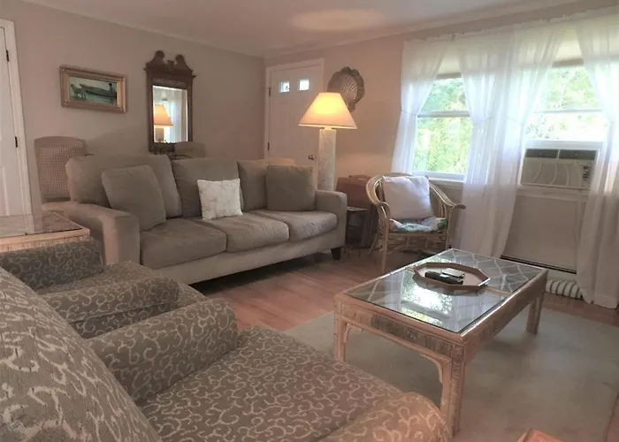 Walk To Private Association Bay Beach, 4 Bedrooms, 2 Baths, 5 A/C'S - Br0634 Brewster
