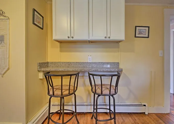 Steps To Cape Cod Canal: Pet-Friendly Home Bourne
