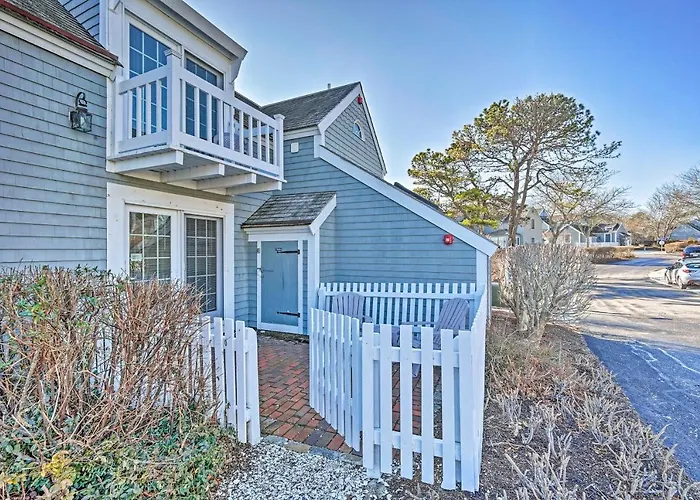 Ocean-View Gem W/ Private Beach In Mashpee!